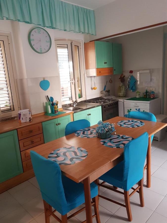 My Little House - grazioso appartamento con patio a 5 minuti dalla spiaggia e dal centro Tropea Esterno foto