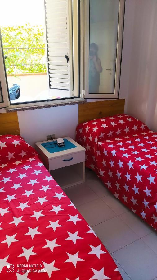 My Little House - grazioso appartamento con patio a 5 minuti dalla spiaggia e dal centro Tropea Esterno foto