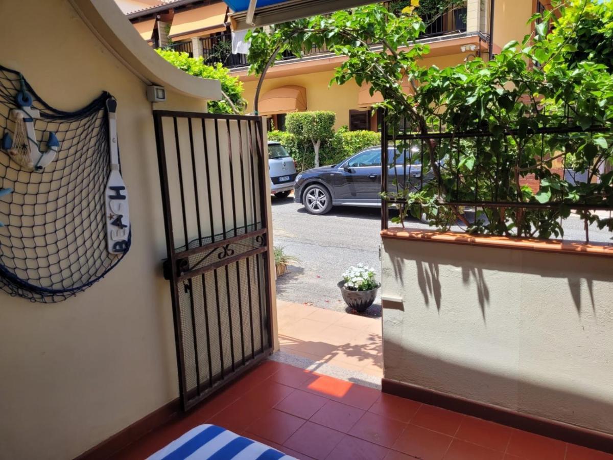My Little House - grazioso appartamento con patio a 5 minuti dalla spiaggia e dal centro Tropea Esterno foto