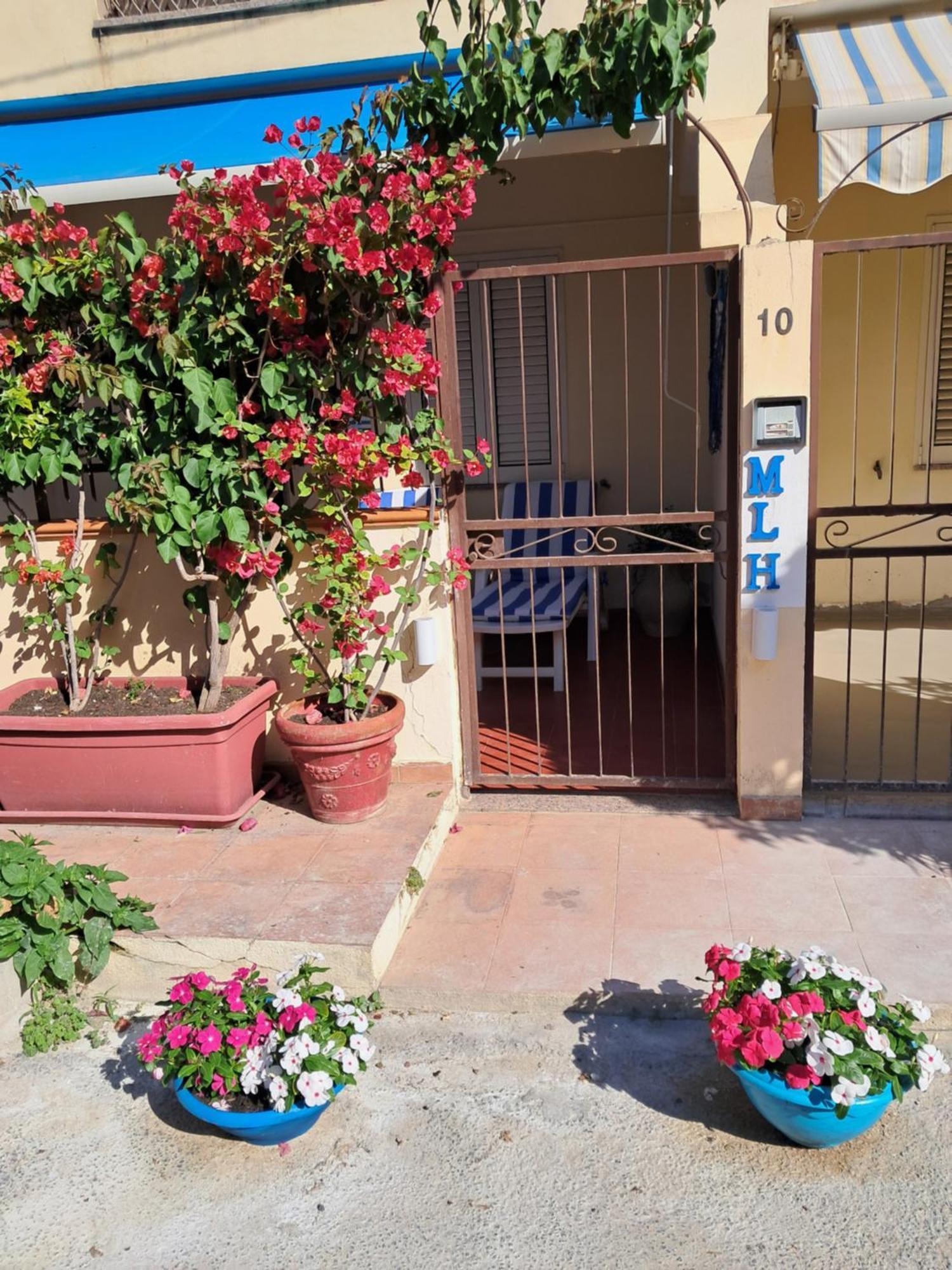My Little House - grazioso appartamento con patio a 5 minuti dalla spiaggia e dal centro Tropea Esterno foto